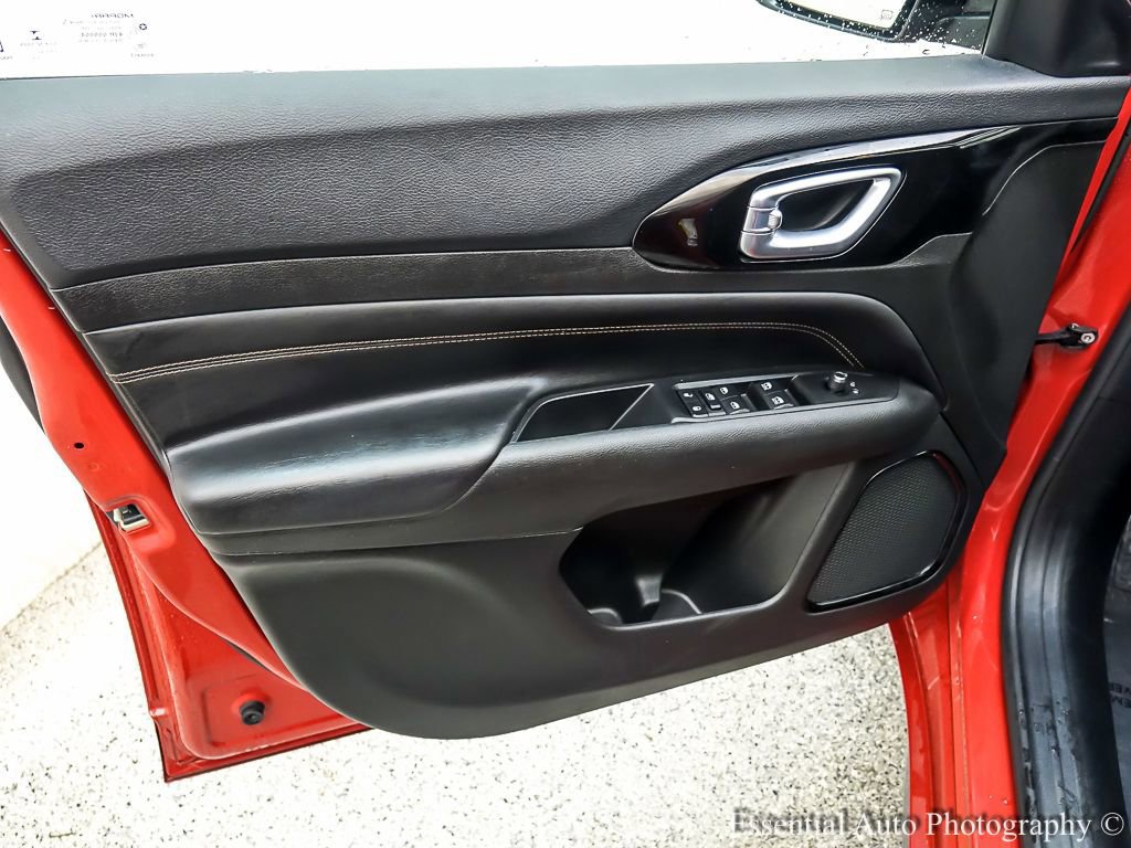 Used 2022 Jeep Compass Limited image 19