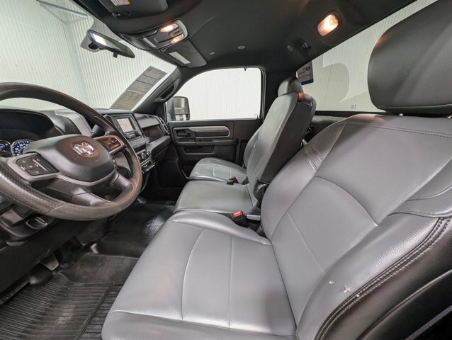 Used 2024 RAM 3500 Tradesman w/ Chrome Appearance Group AWD/4WD image 13