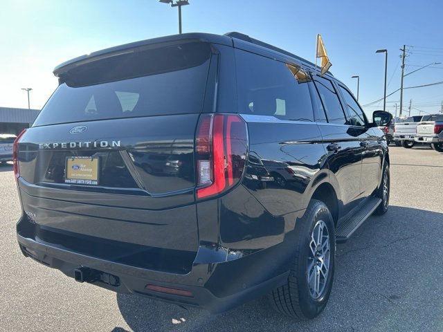 Certified 2025 Ford Expedition Active image 5