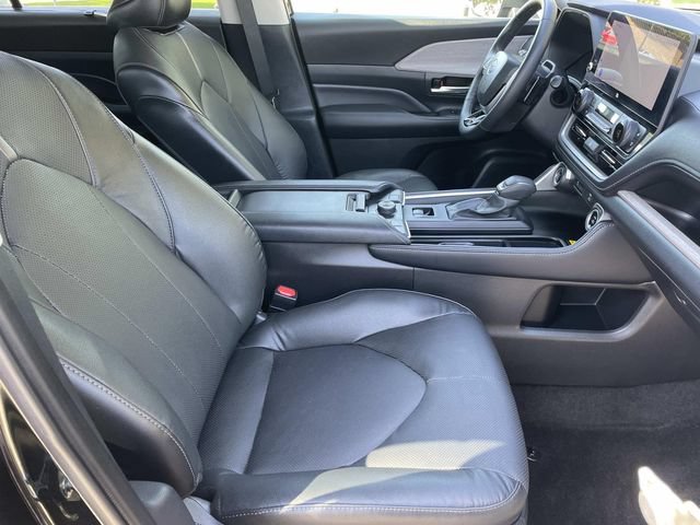 Used 2024 Toyota Grand Highlander AWD image 35