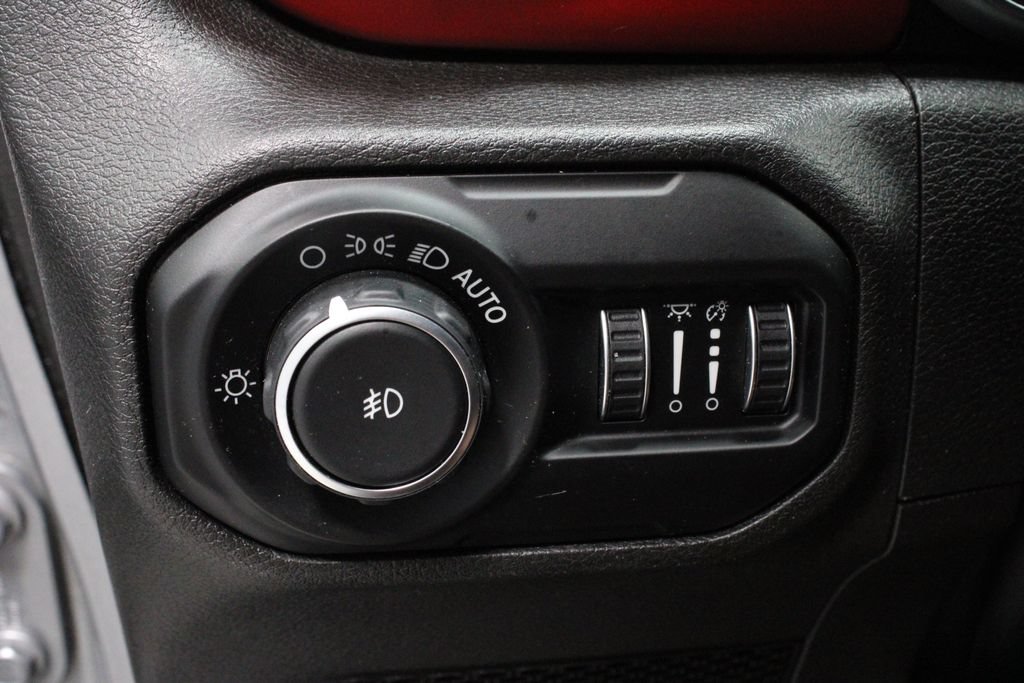 Used 2018 Jeep Wrangler Unlimited Rubicon AWD/4WD image 27