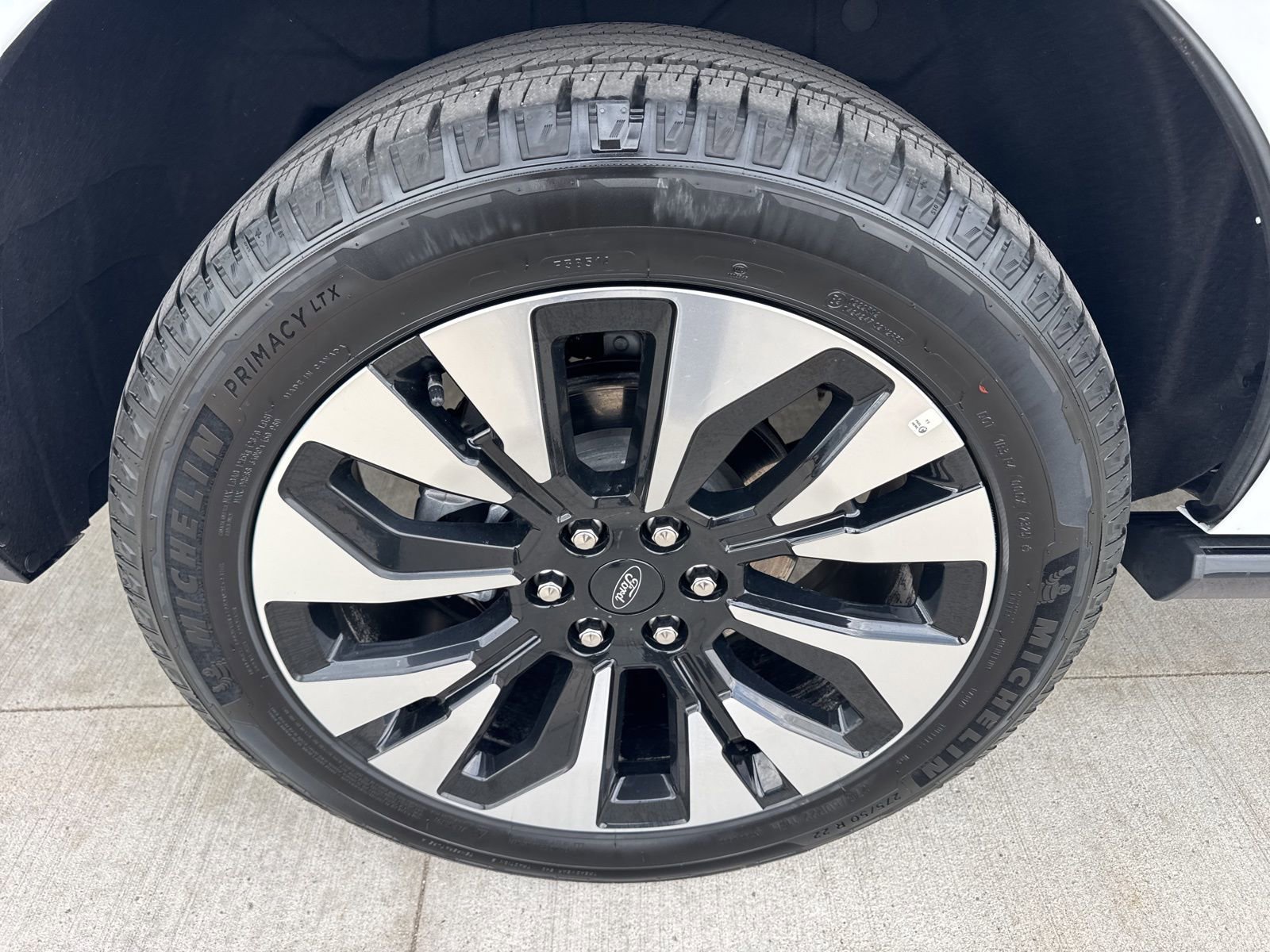 Certified 2025 Ford Expedition Platinum w/ Driver's Package image 20