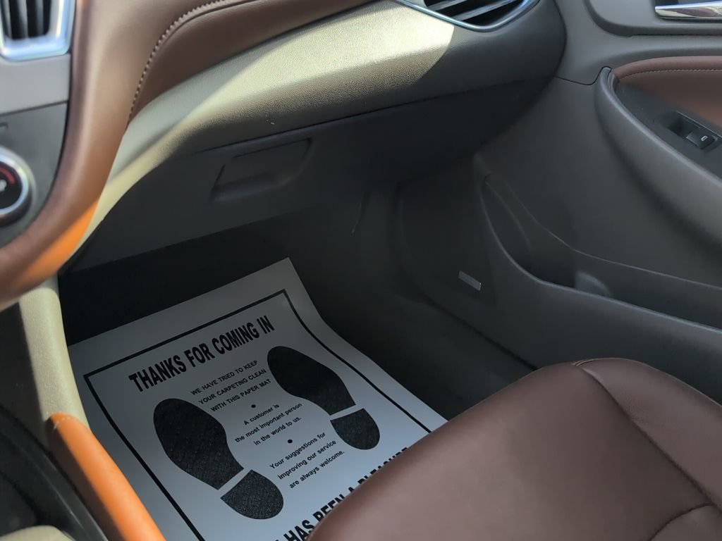 Used 2018 Chevrolet Malibu LT w/ Leather Package image 21