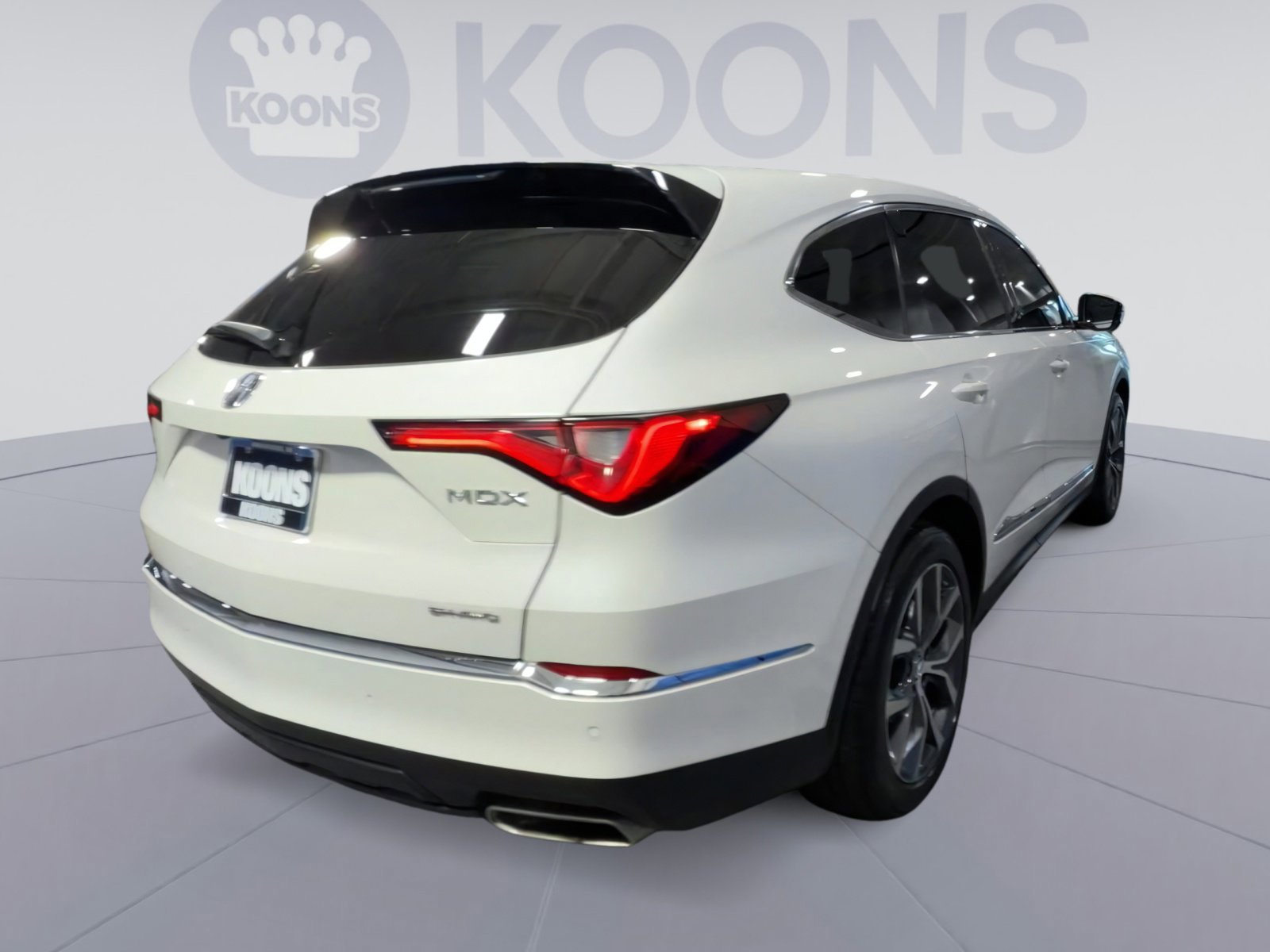 Used 2023 Acura MDX SH-AWD w/ Technology Package image 9