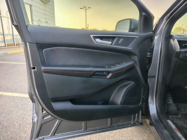 Certified 2022 Ford Edge ST-Line w/ Class II Trailer Tow Package AWD/4WD image 9