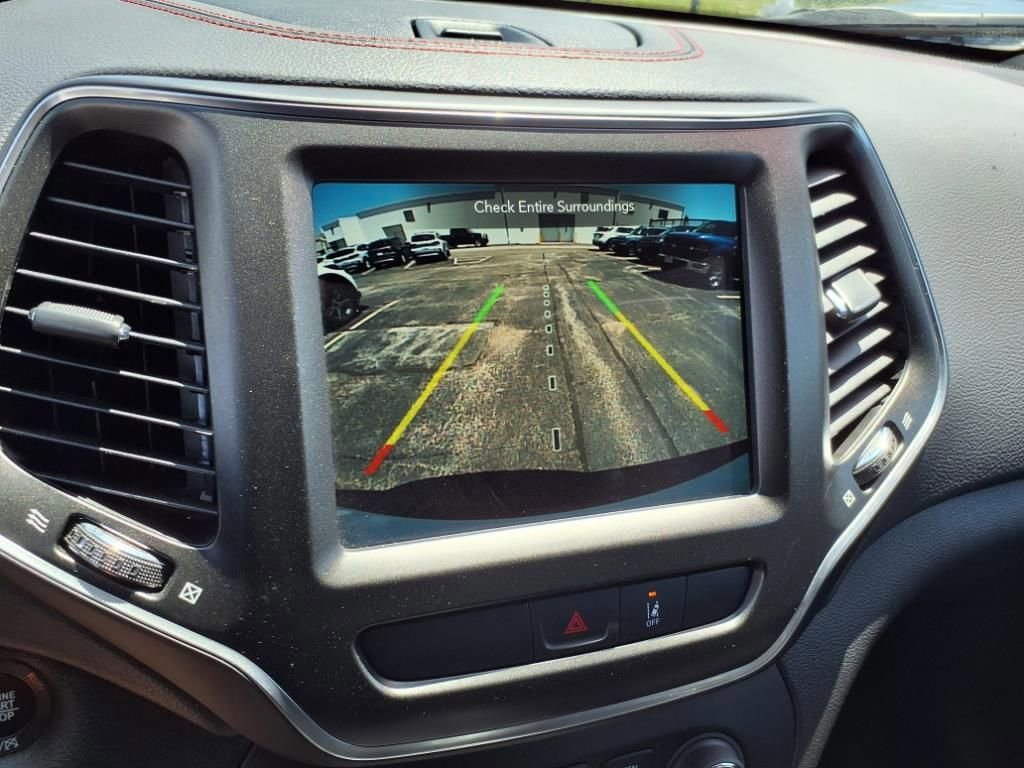 Used 2022 Jeep Cherokee Trailhawk w/ Sound & Nav Group image 18