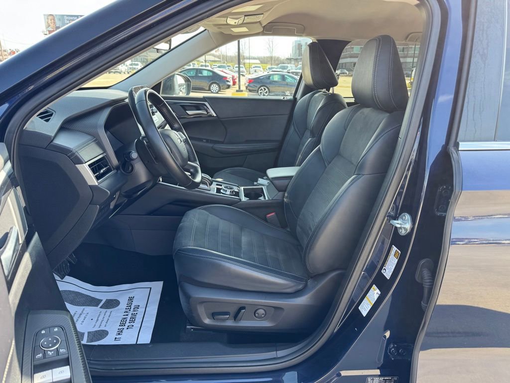 Used 2024 Mitsubishi Outlander SE image 9