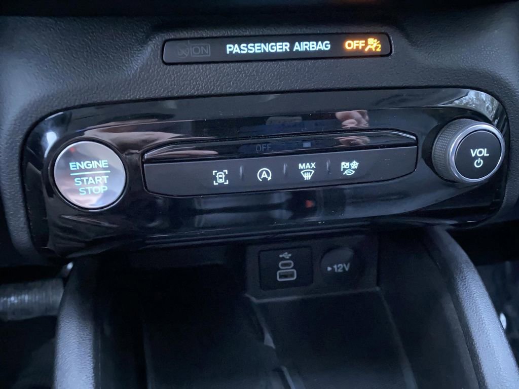 Certified 2025 Ford Escape Platinum image 23