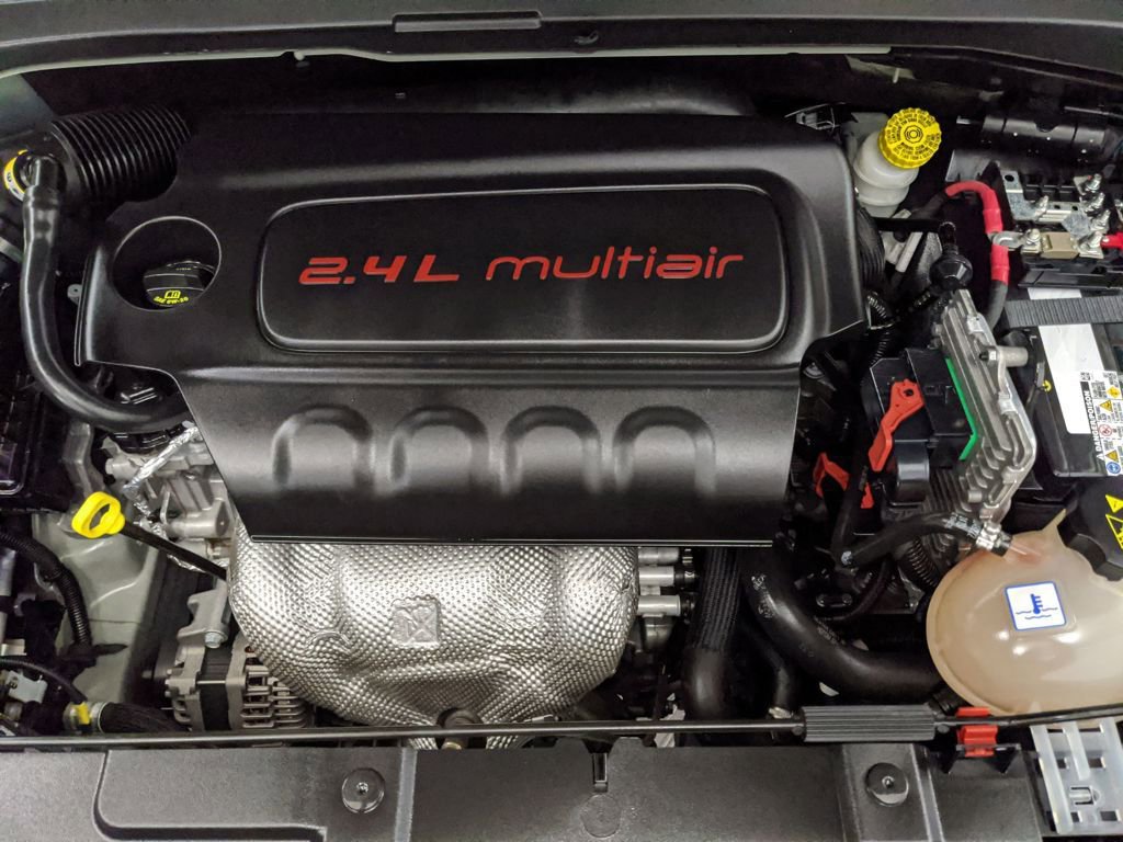 Used 2018 Jeep Renegade Latitude w/ Popular Equipment Group image 23