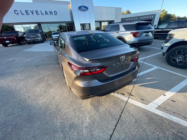 Used 2024 Toyota Camry LE FWD image 9