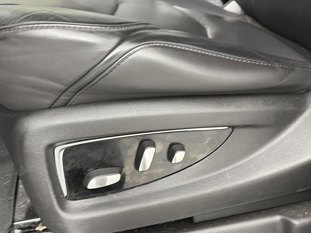 Used 2018 Cadillac Escalade Premium Luxury image 26