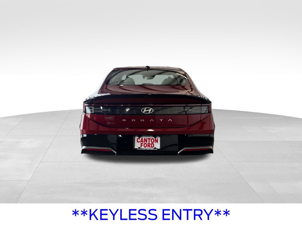 Used 2025 Hyundai Sonata SEL FWD image 6