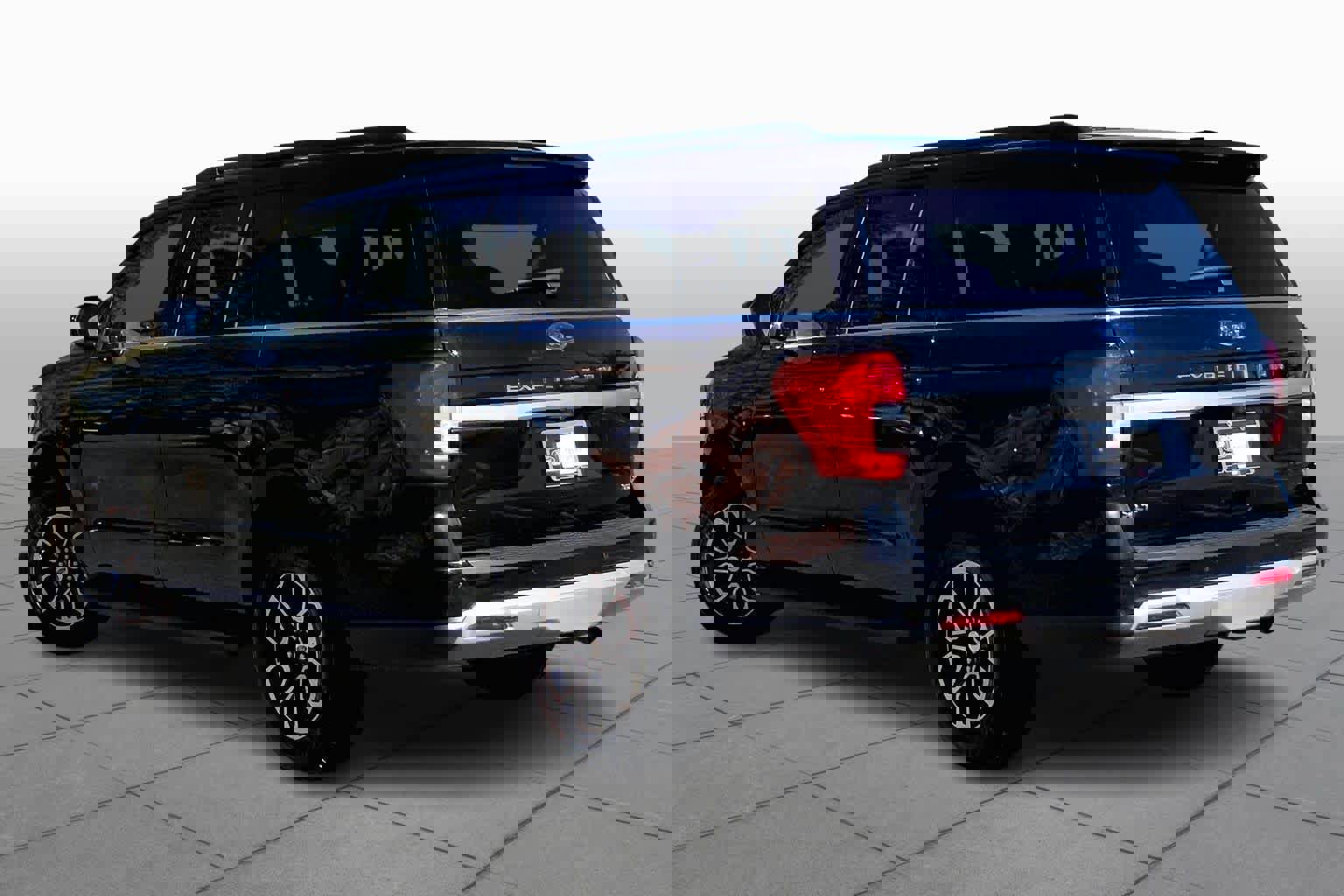 Certified 2024 Ford Expedition Max XLT image 2