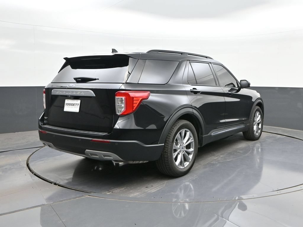 Certified 2021 Ford Explorer XLT w/ Equipment Group 202A RWD image 11