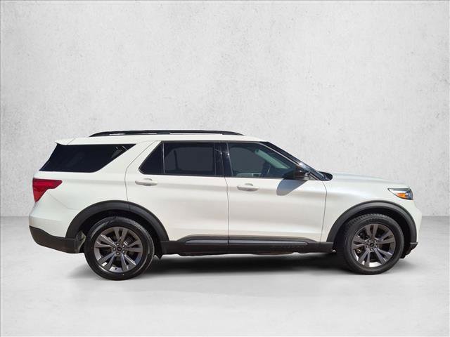 Certified 2022 Ford Explorer XLT w/ Equipment Group 202A RWD image 4