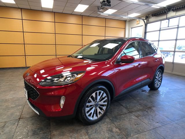 Certified 2022 Ford Escape Titanium AWD/4WD image 3