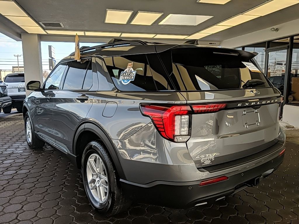Certified 2025 Ford Explorer Active image 5