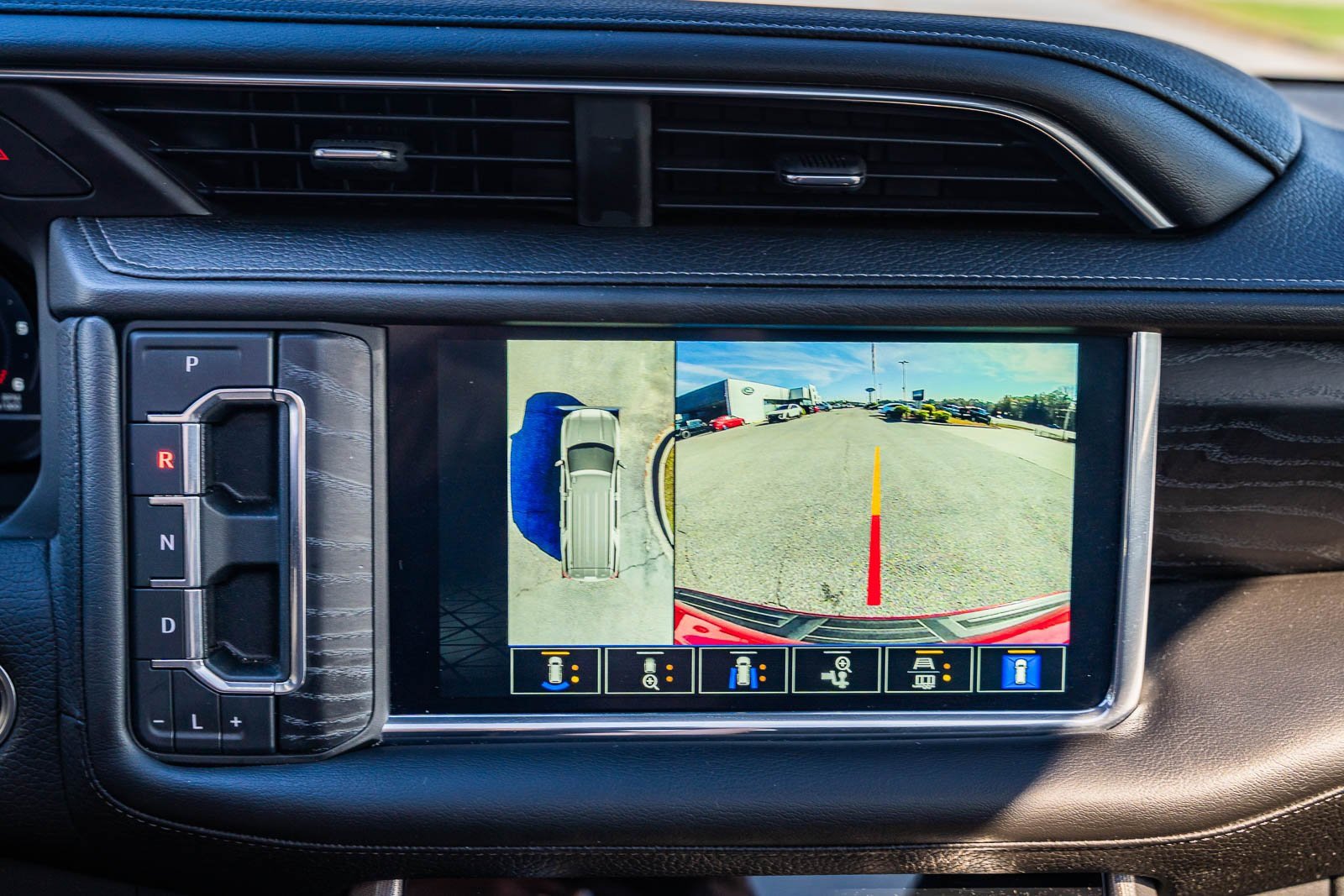 Used 2023 GMC Yukon Denali image 35