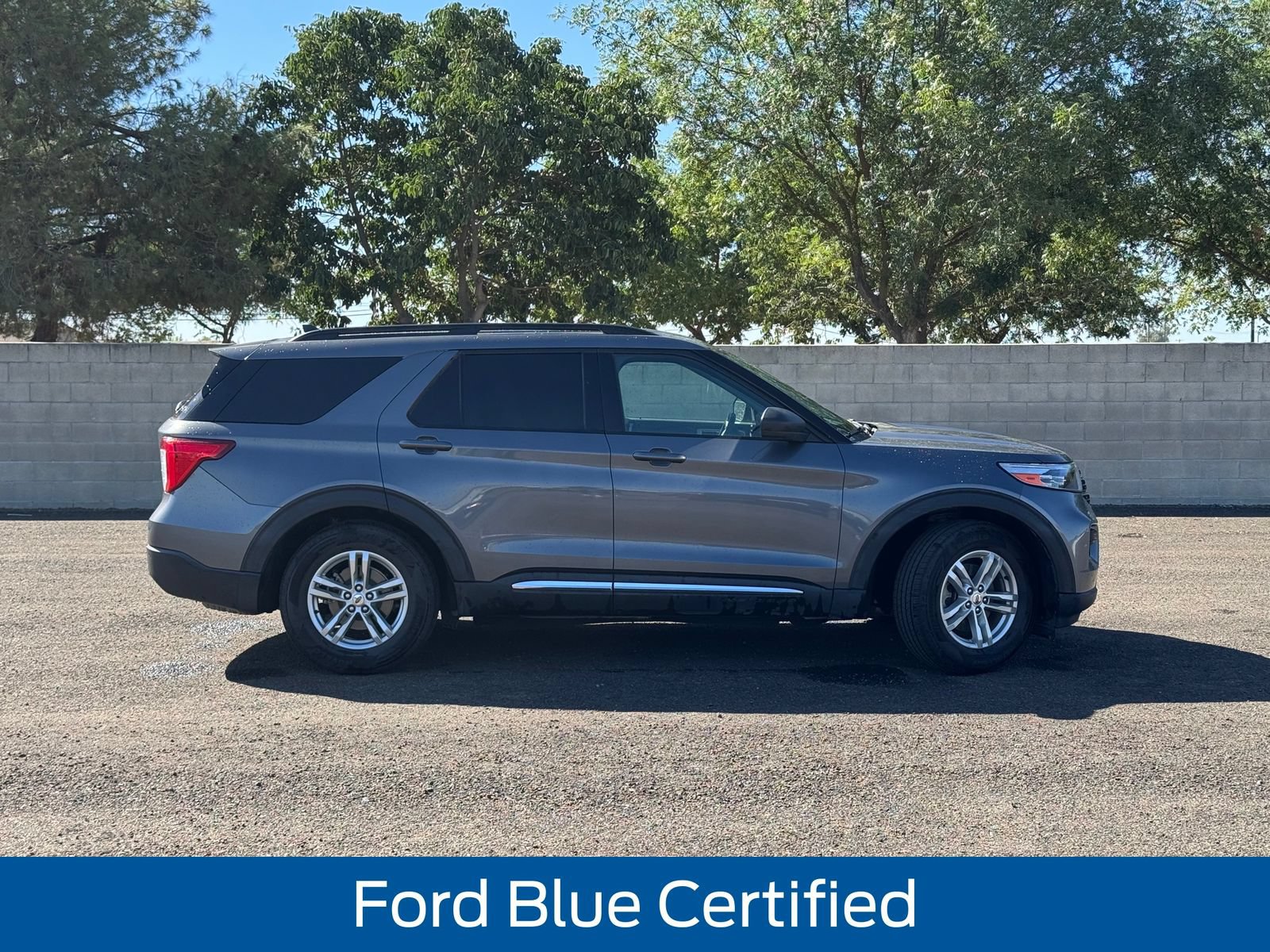 Certified 2022 Ford Explorer XLT RWD image 2