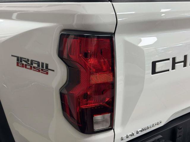 Used 2024 Chevrolet Colorado Trail Boss w/ Advanced Trailering Package AWD/4WD image 10