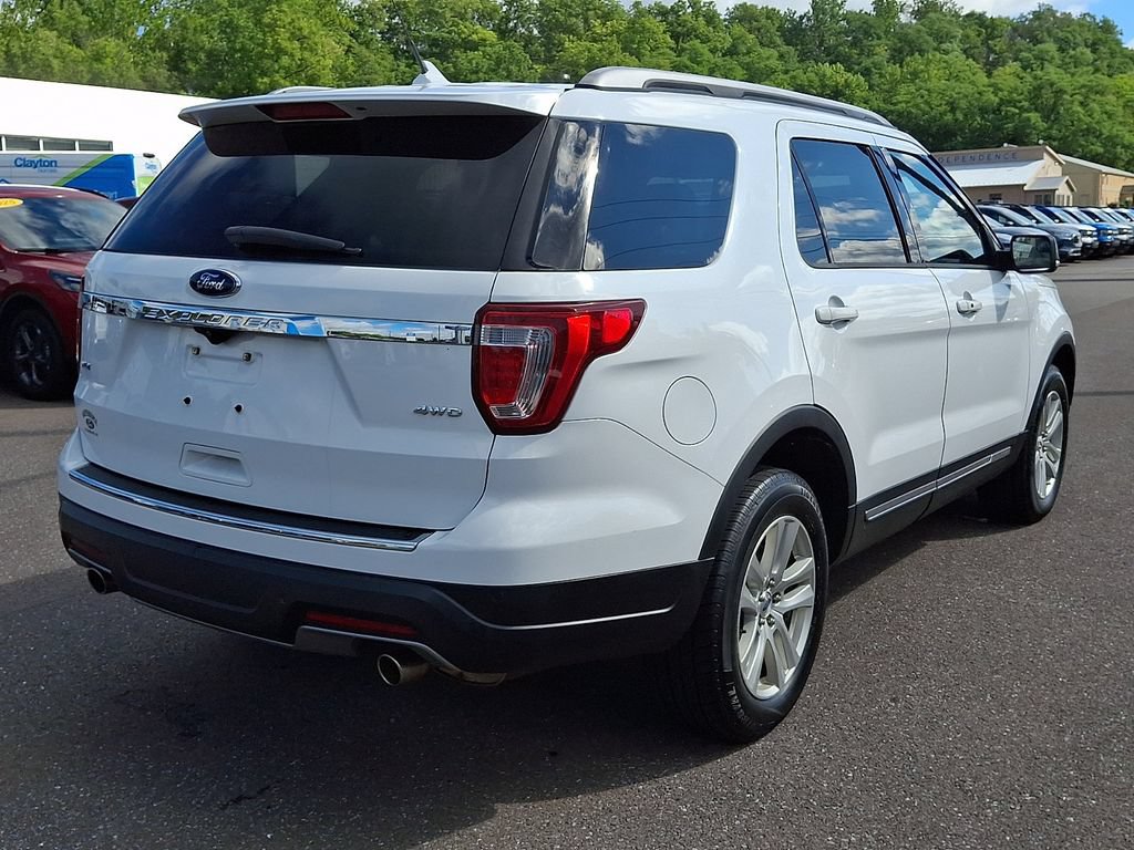 Certified 2018 Ford Explorer XLT w/ Equipment Group 201A AWD/4WD image 10
