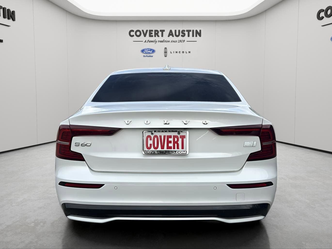 Used 2024 Volvo S60 T8 Plus image 4