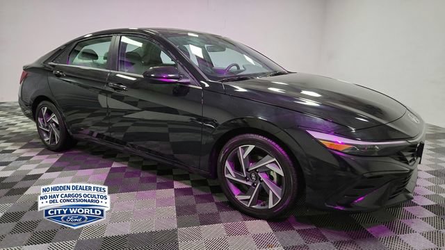 Used 2025 Hyundai Elantra SEL FWD image 8
