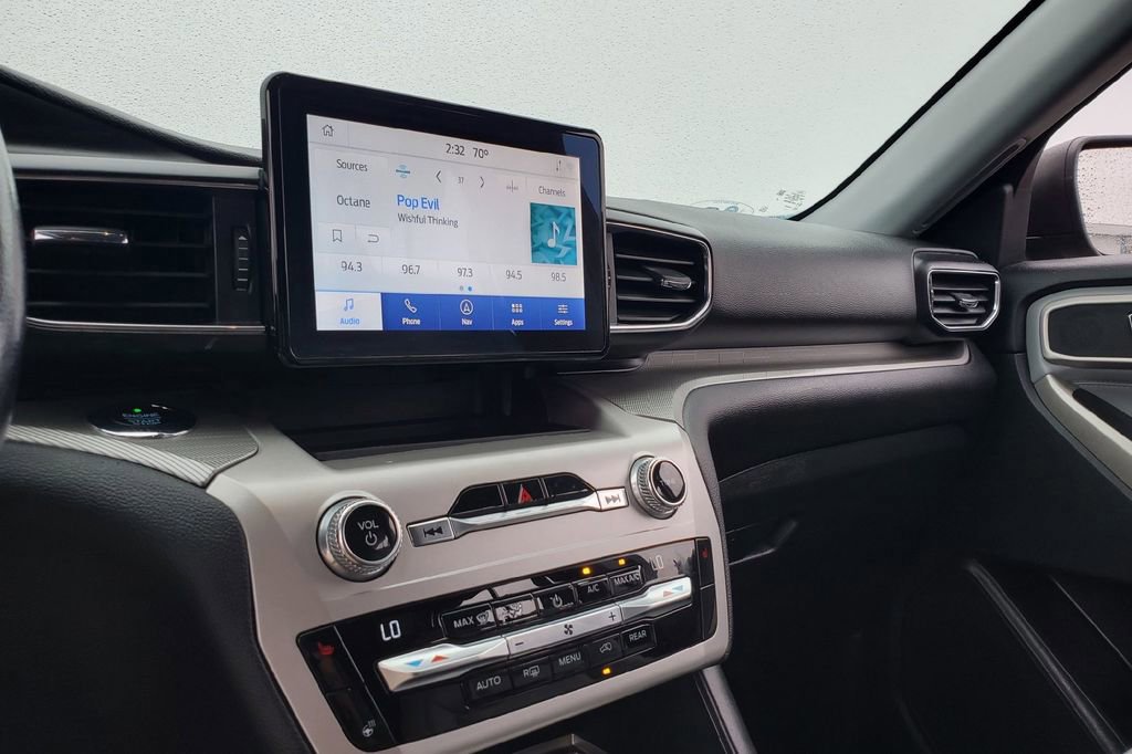 Certified 2021 Ford Explorer XLT w/ Equipment Group 202A RWD image 16