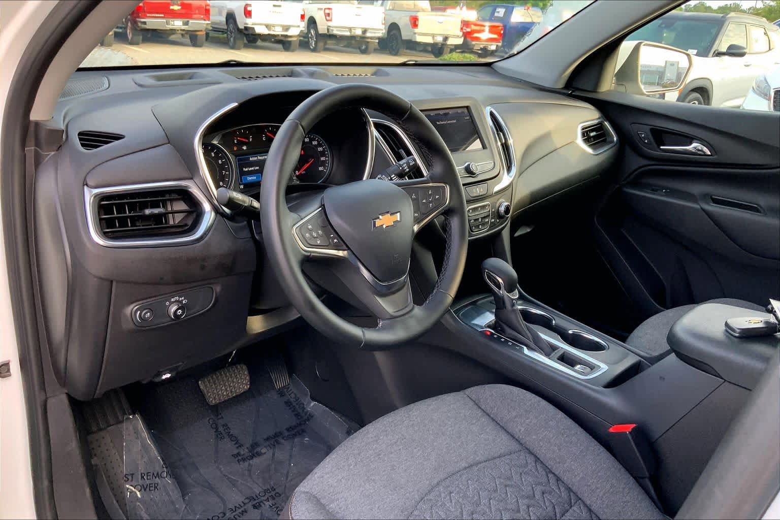 Used 2024 Chevrolet Equinox LT w/ LPO, Floor Liner Package FWD image 17