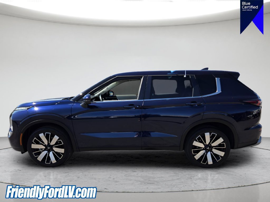 Used 2025 Mitsubishi Outlander SE FWD image 3