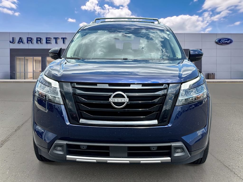 Used 2023 Nissan Pathfinder SL w/ SL Premium Package AWD/4WD image 2