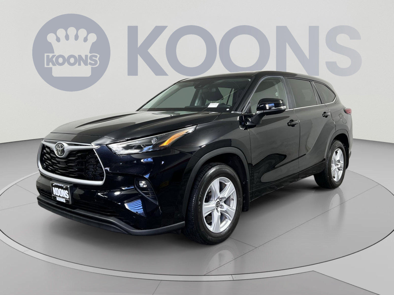 Used 2023 Toyota Highlander LE