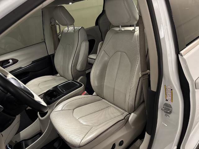 Used 2020 Chrysler Pacifica Limited w/ Advanced Safetytec Group image 18
