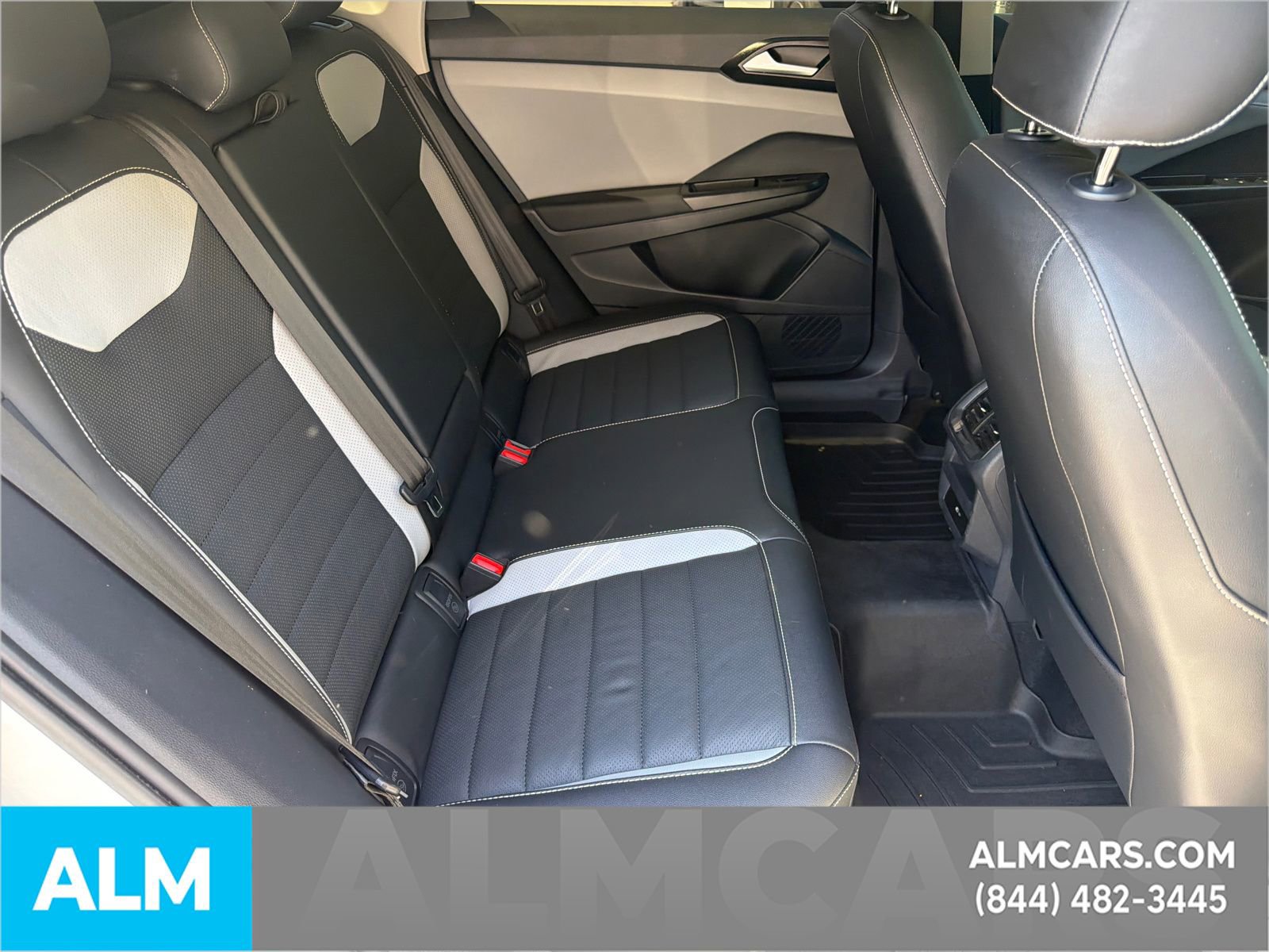 Used 2023 Volkswagen Taos SEL AWD/4WD image 17