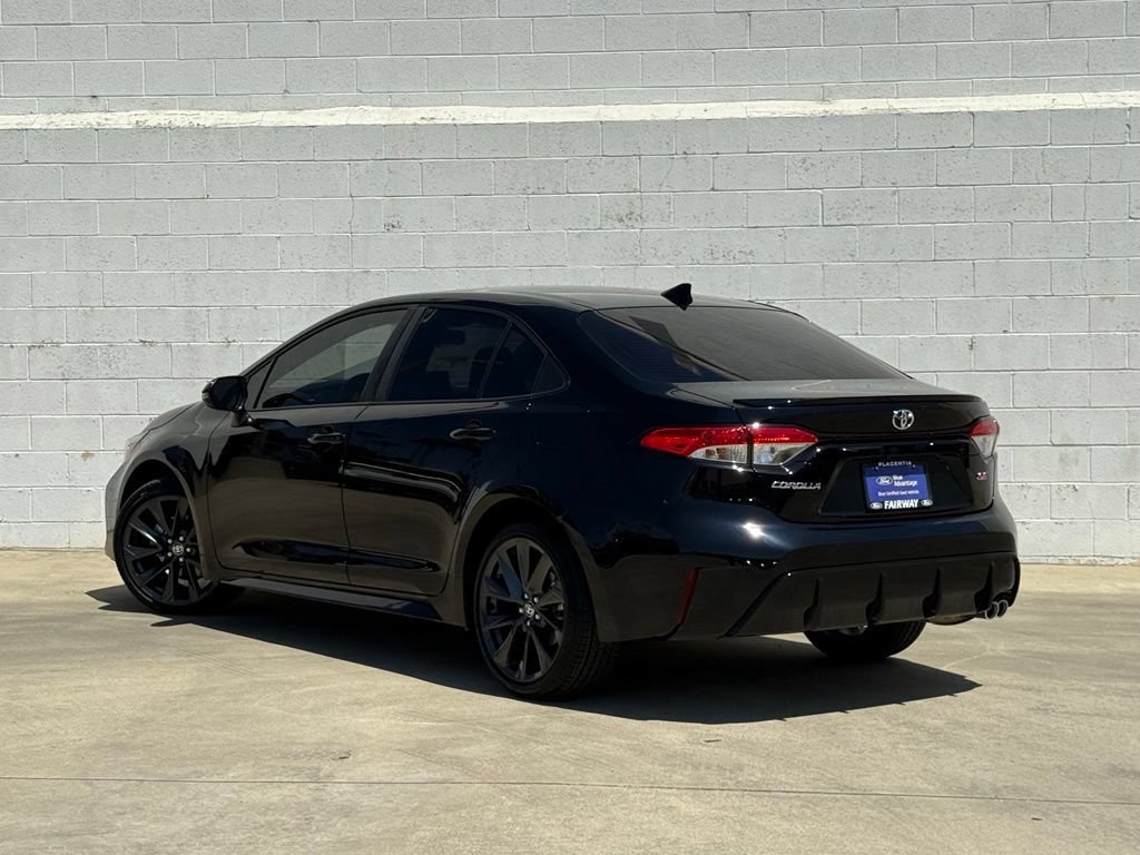 Used 2026 Toyota Corolla SE w/ SE Package FWD image 4