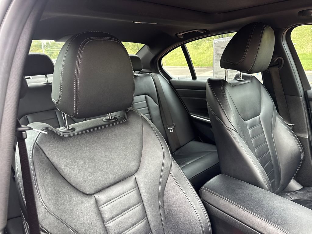 Used 2019 BMW 330i xDrive Sedan w/ Premium Package AWD/4WD image 30