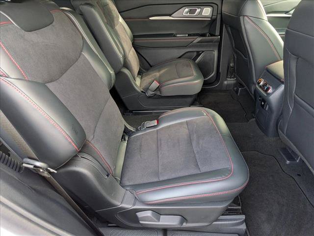 Certified 2025 Ford Explorer ST RWD image 19