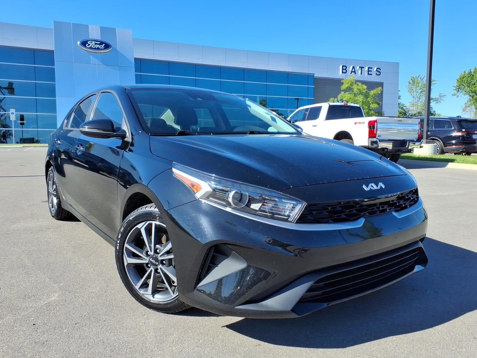Used 2023 Kia Forte LXS w/ LXS Technology Package FWD image 1