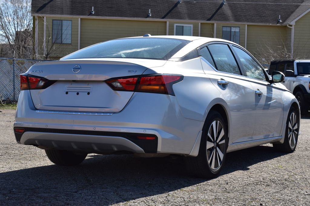 Used 2021 Nissan Altima 2.5 SV image 2