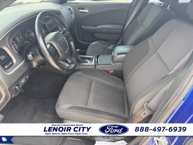 Used 2022 Dodge Charger SXT w/ Blacktop Package RWD image 10