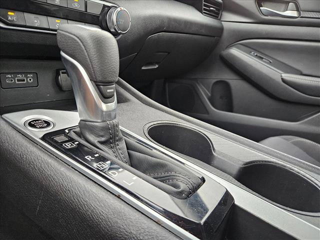 Used 2025 Nissan Altima 2.5 SV FWD image 12
