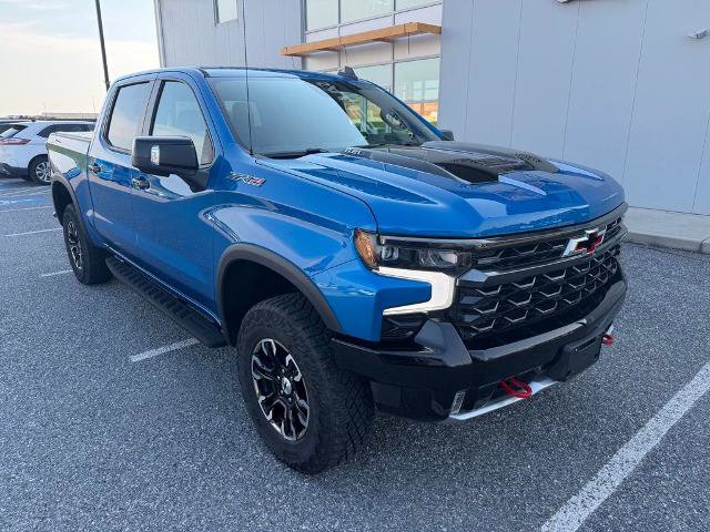 Used 2023 Chevrolet Silverado 1500 ZR2 w/ Technology Package AWD/4WD image 2