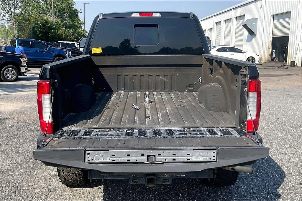 Certified 2017 Ford F250 Platinum w/ FX4 Off-Road Package AWD/4WD image 17