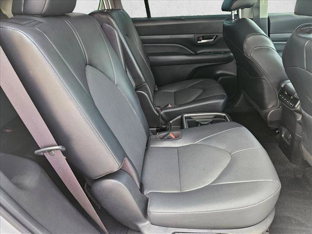 Used 2025 Toyota Grand Highlander FWD image 23
