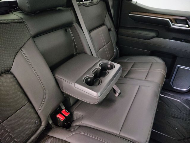 Used 2026 Chevrolet Silverado 1500 High Country AWD/4WD image 36