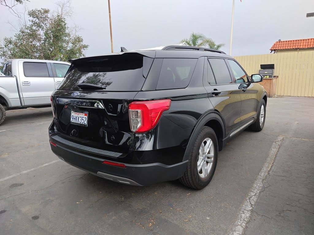 Certified 2023 Ford Explorer XLT w/ Equipment Group 202A RWD image 3