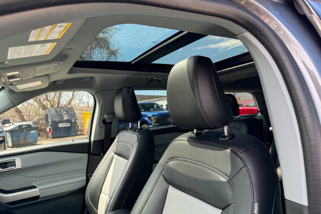 Certified 2022 Ford Explorer XLT w/ Equipment Group 202A AWD/4WD image 23