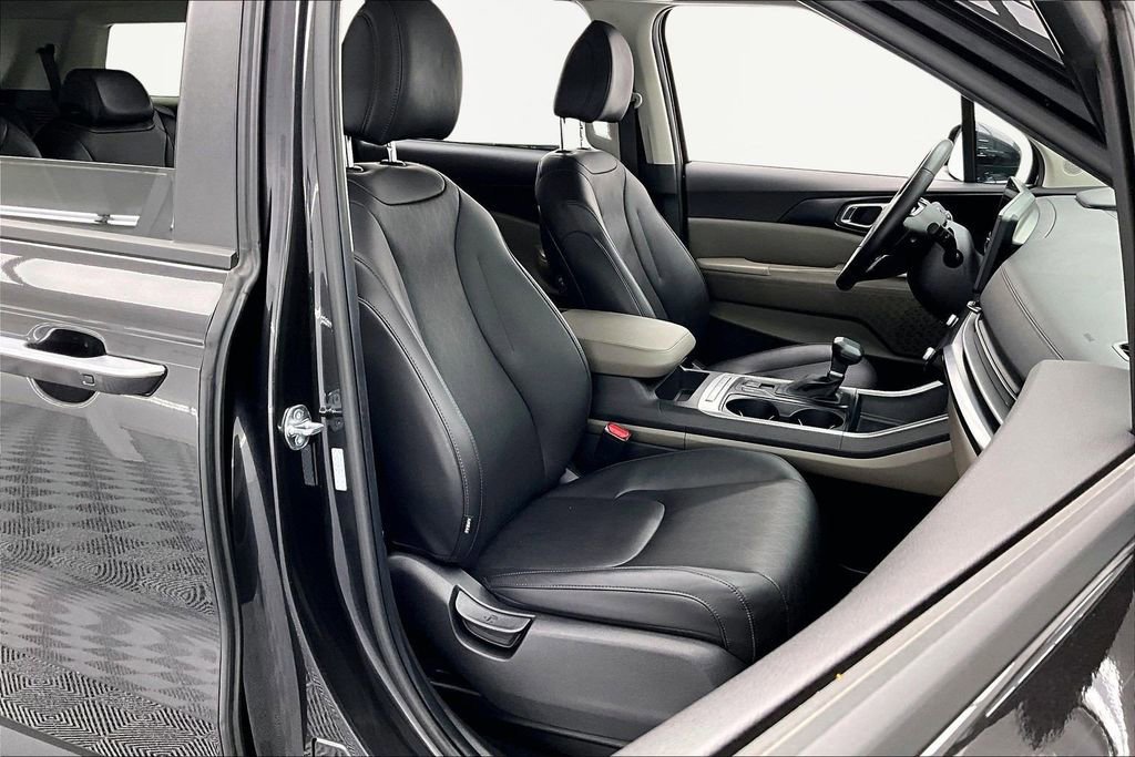 Used 2025 Kia Carnival LXS image 9