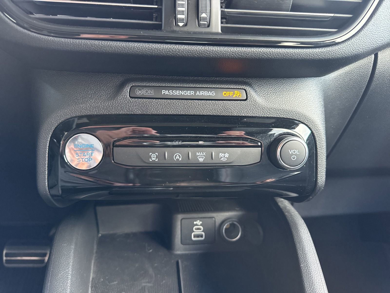 Certified 2024 Ford Escape ST-Line w/ Tech Pack #1 image 34