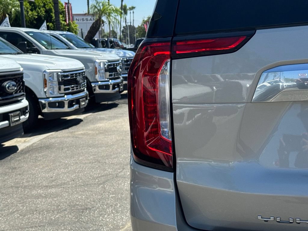 Used 2023 GMC Yukon XL Denali w/ Denali Reserve Package AWD/4WD image 16